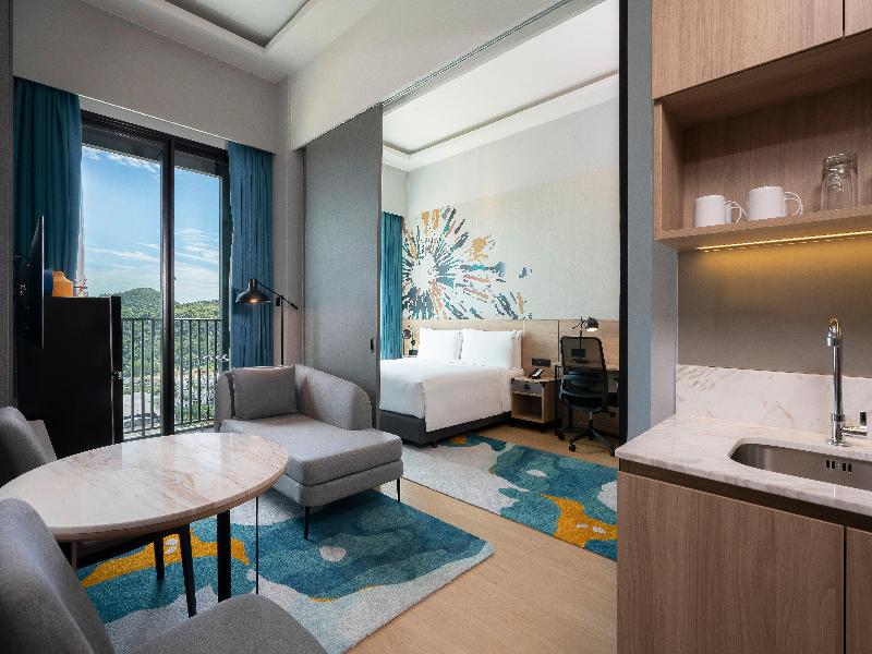 Holiday Inn & Suites Siracha Laemchabang image