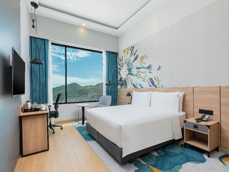 Holiday Inn & Suites Siracha Laemchabang image