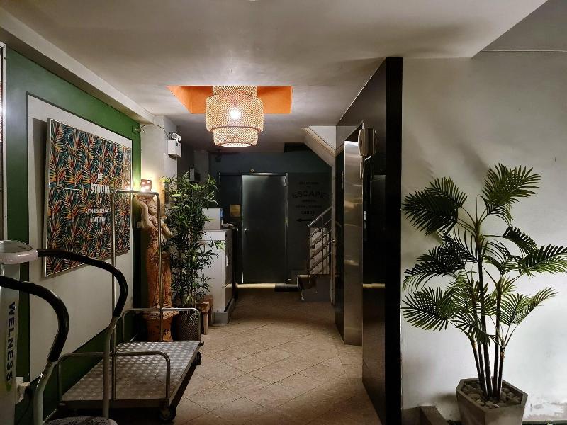 Sathorn Terrace Apartment image