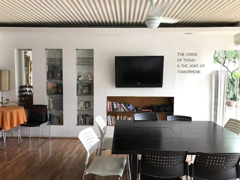Sathorn Terrace Apartment image
