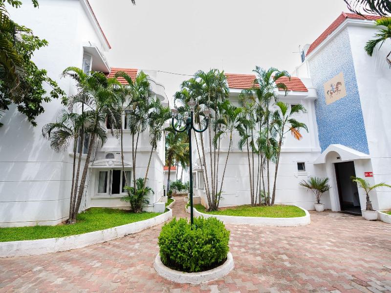 Shelter Beach Resort Ecr image