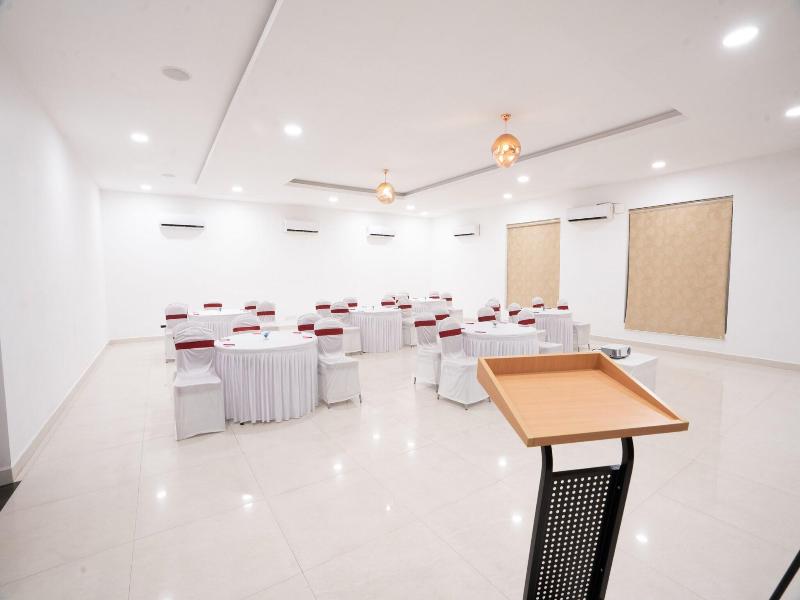 Shelter Beach Resort Ecr image