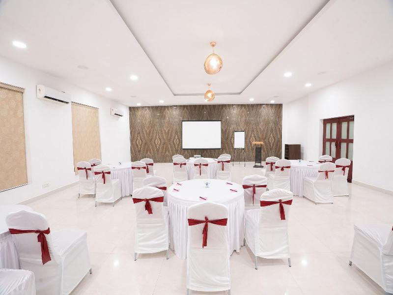 Shelter Beach Resort Ecr image