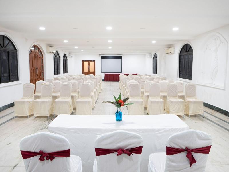 Shelter Beach Resort Ecr image