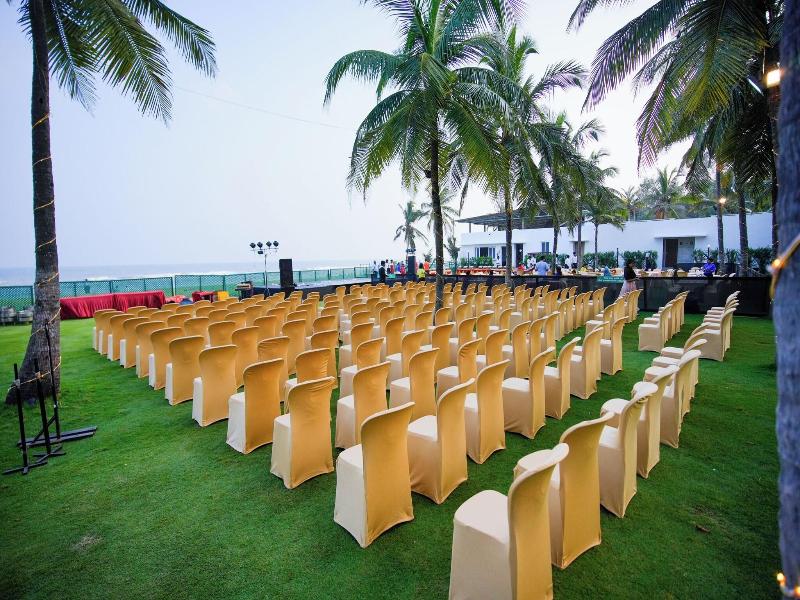 Shelter Beach Resort Ecr image