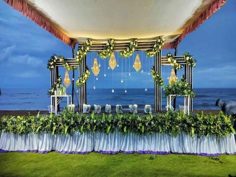 Shelter Beach Resort Ecr image