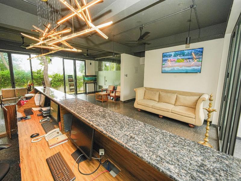 Shelter Beach Resort Ecr image