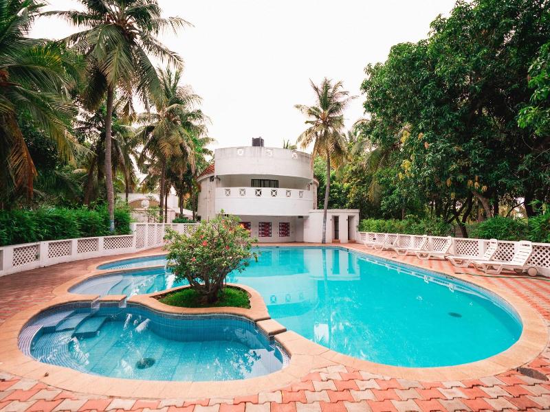 Shelter Beach Resort Ecr image
