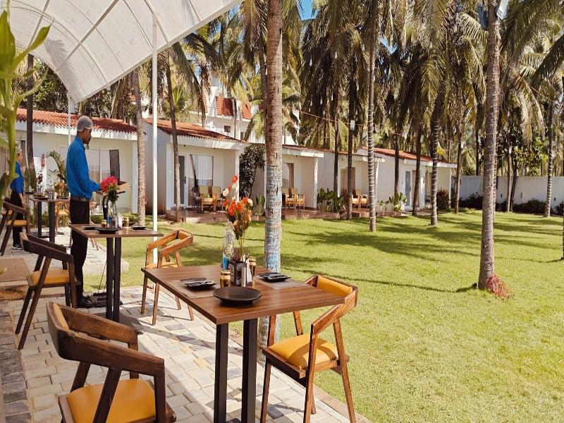 Shelter Beach Resort Ecr image