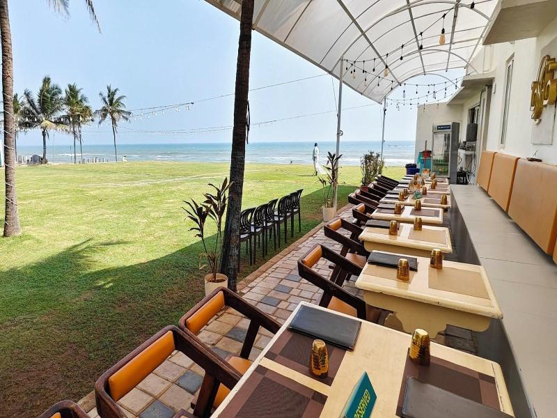 Shelter Beach Resort Ecr image