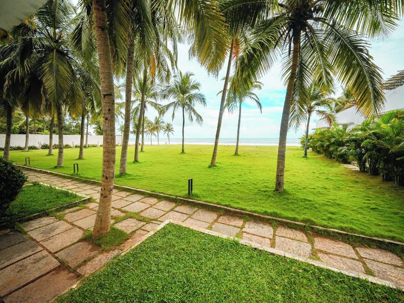 Shelter Beach Resort Ecr image