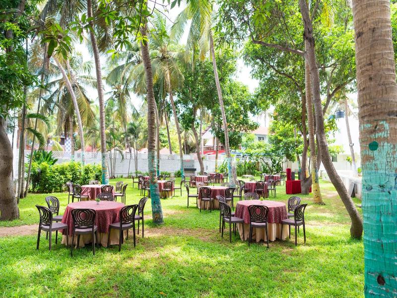 Shelter Beach Resort Ecr image