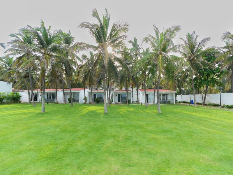 Shelter Beach Resort Ecr image