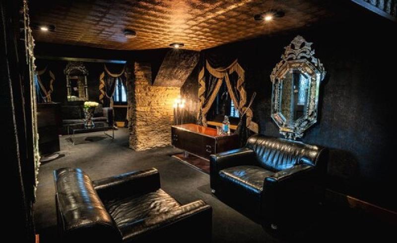 Crazy Bear Hotel Stadhampton image