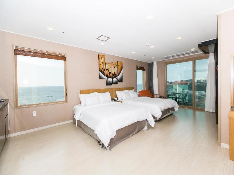 Jeju Rich Hotel — photo 24