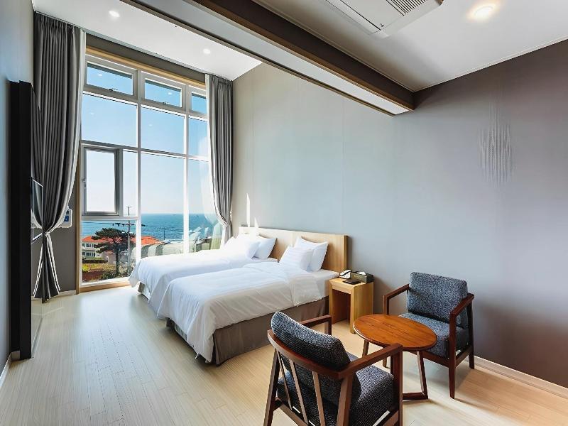 Jeju Rich Hotel — photo 19