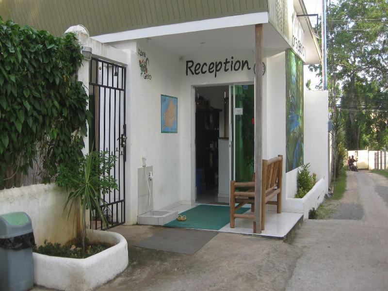 Alona Gecko Inn image
