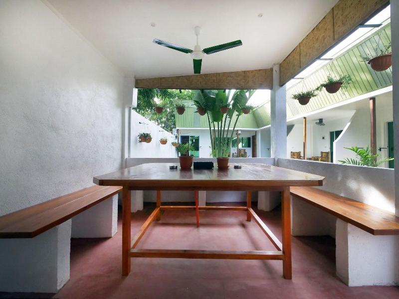 Alona Gecko Inn image
