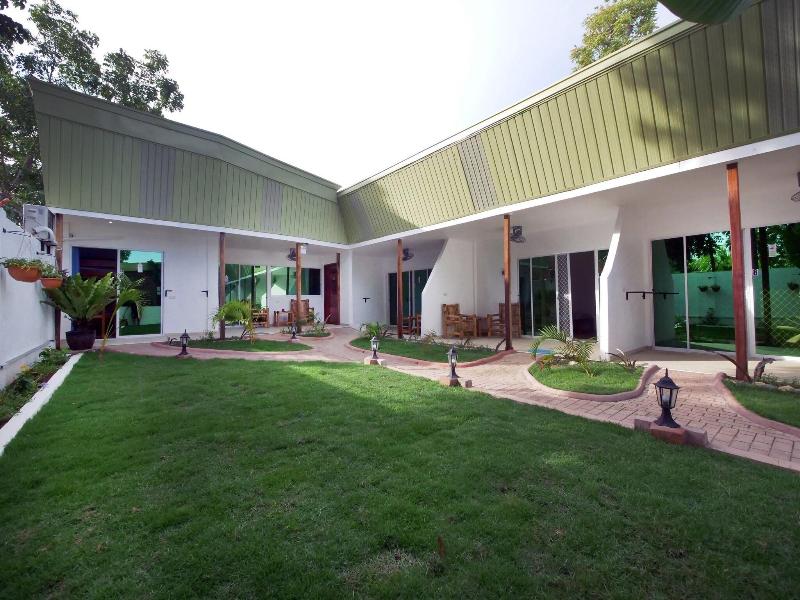 Alona Gecko Inn image