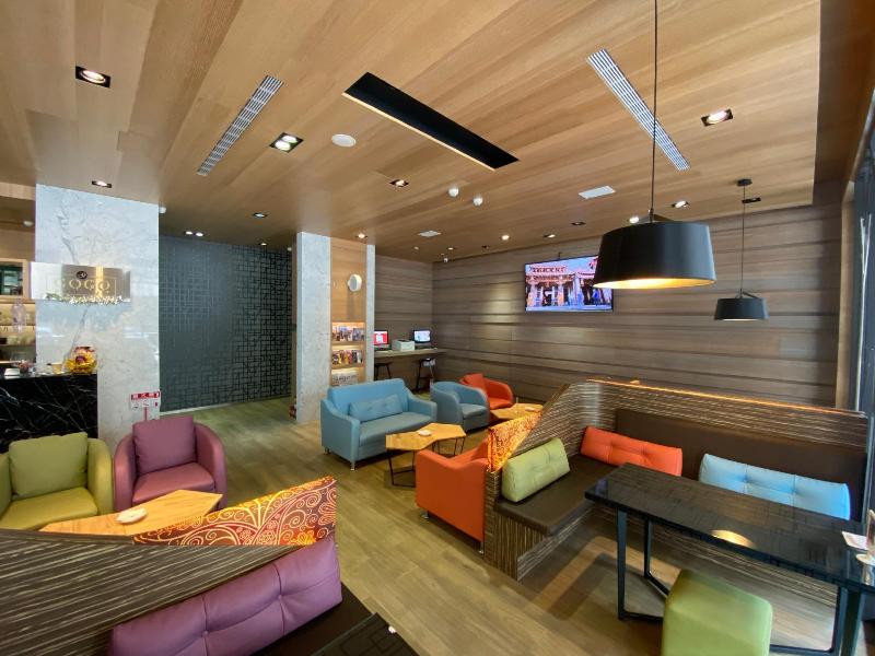 Gogo Hotel image