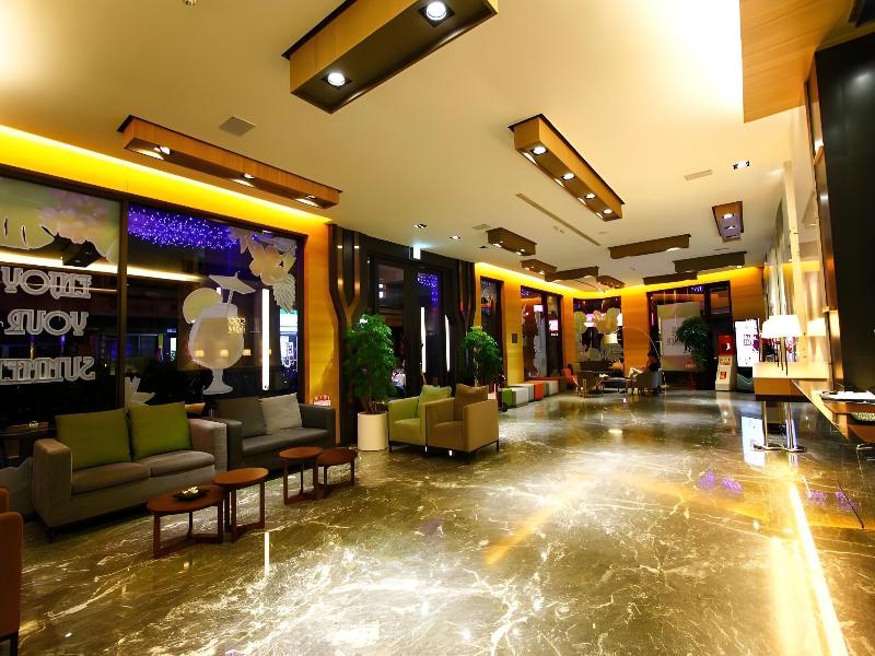 Gogo Hotel image