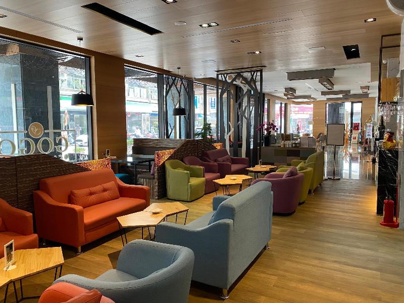 Gogo Hotel image