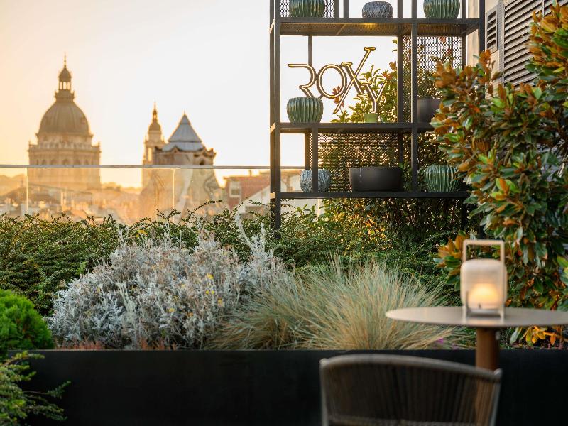 Pullman Budapest image