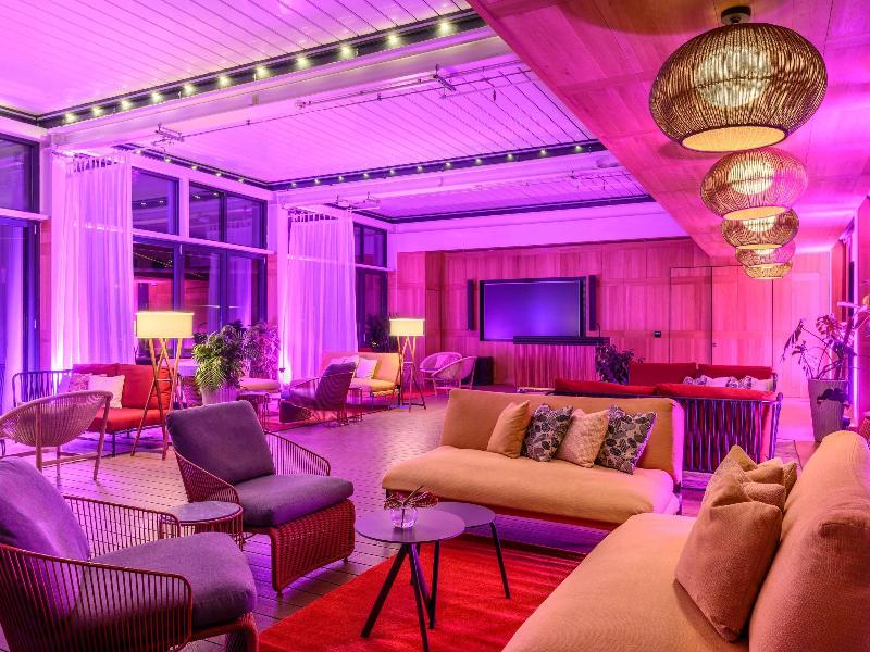 Pullman Budapest image