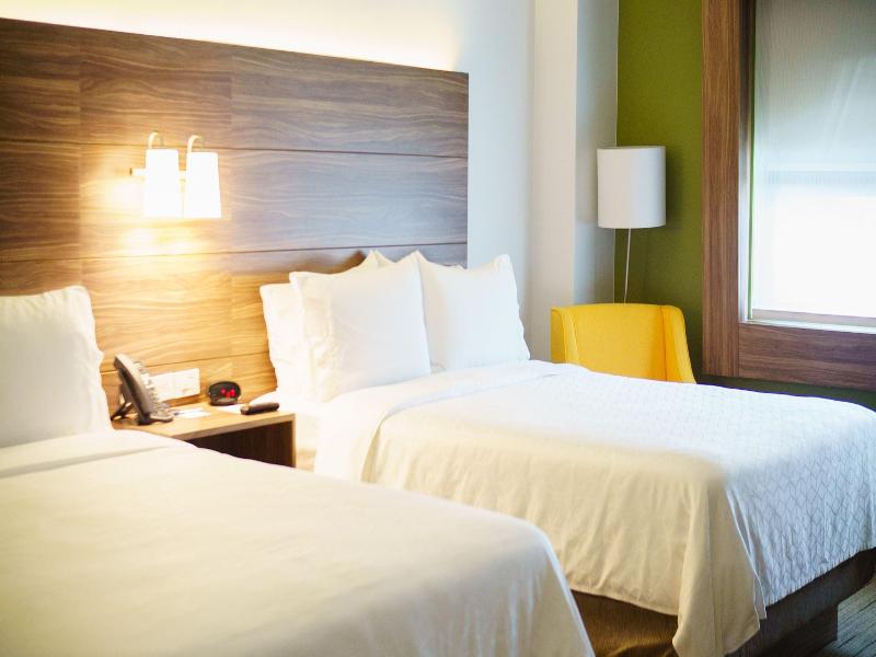 Holiday Inn Express & Suites Ensenada Centro image