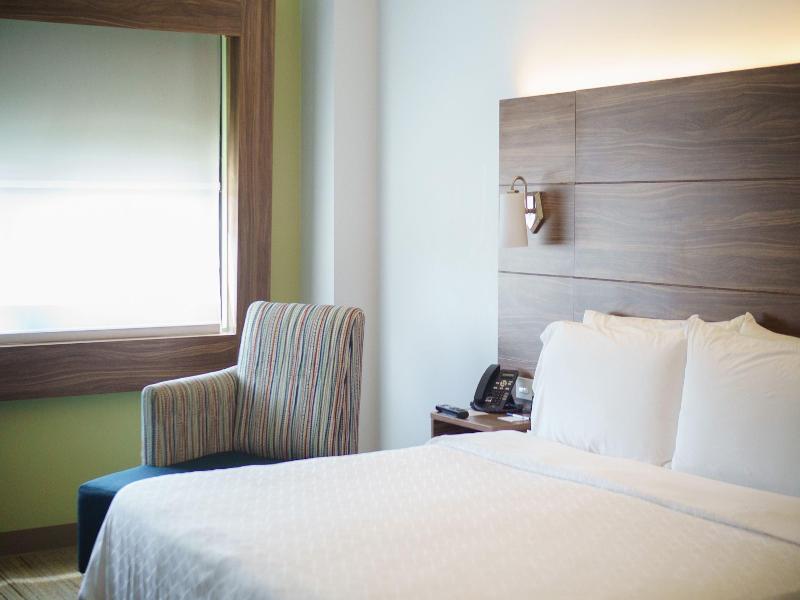 Holiday Inn Express & Suites Ensenada Centro image