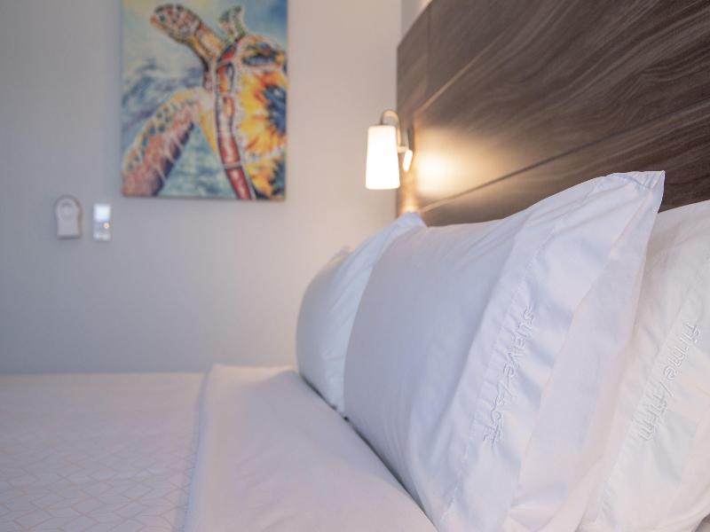 Holiday Inn Express & Suites Ensenada Centro image