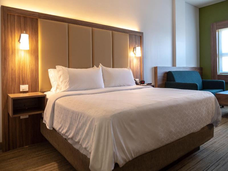 Holiday Inn Express & Suites Ensenada Centro image