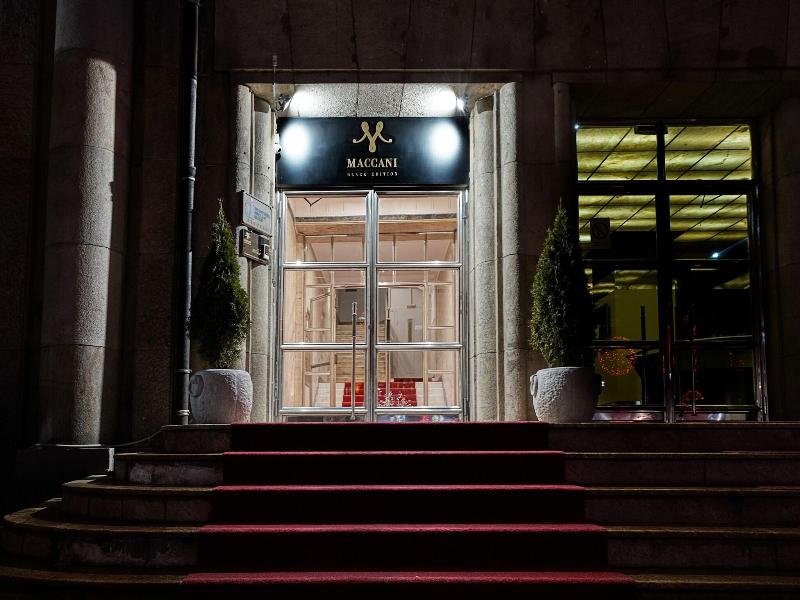 Maccani Black Luxury Suites image
