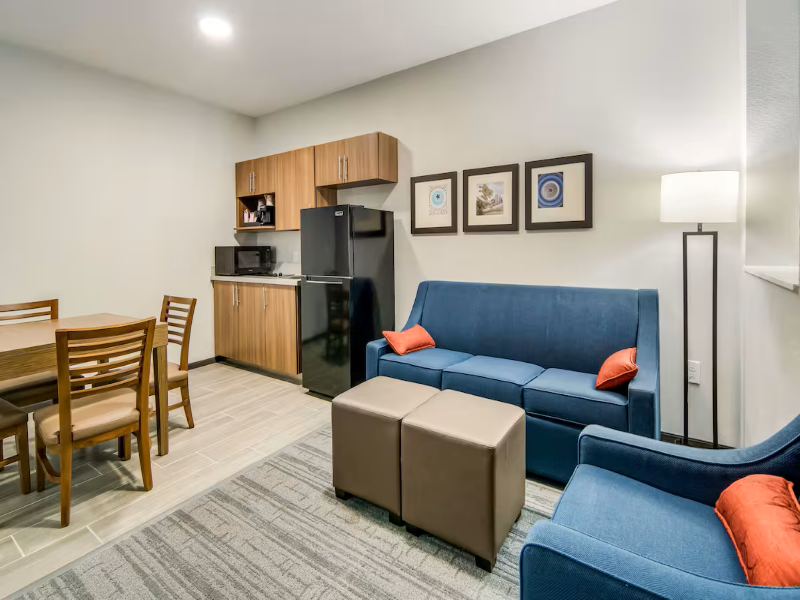Comfort Suites Desoto Dallas South image