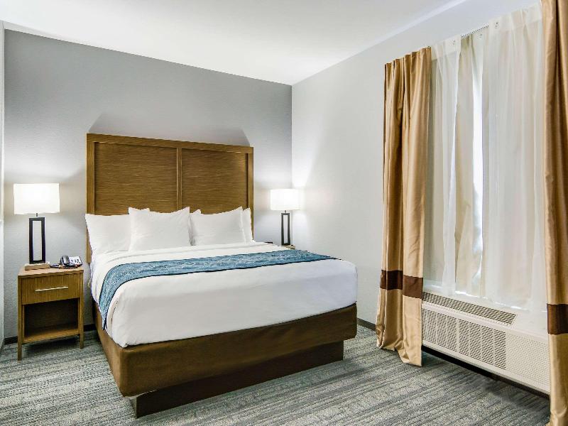 Comfort Suites Desoto Dallas South image