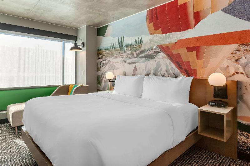 Cambria Hotel Downtown Phoenix Convention Center image