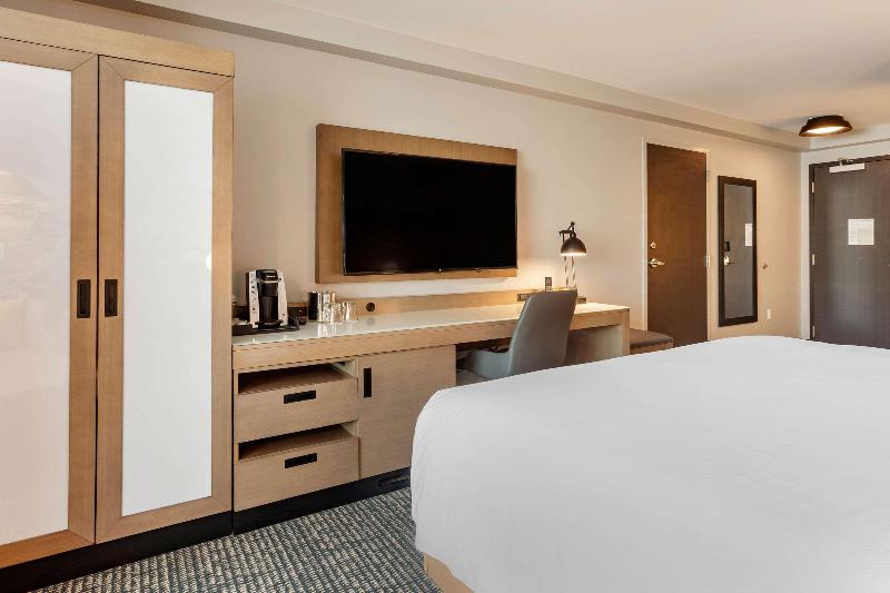 Cambria Hotel Downtown Phoenix Convention Center image
