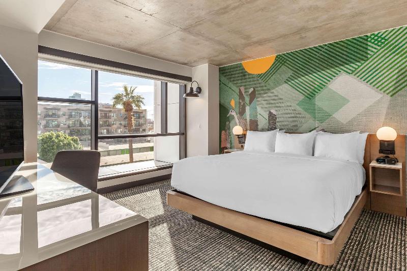 Cambria Hotel Downtown Phoenix Convention Center image