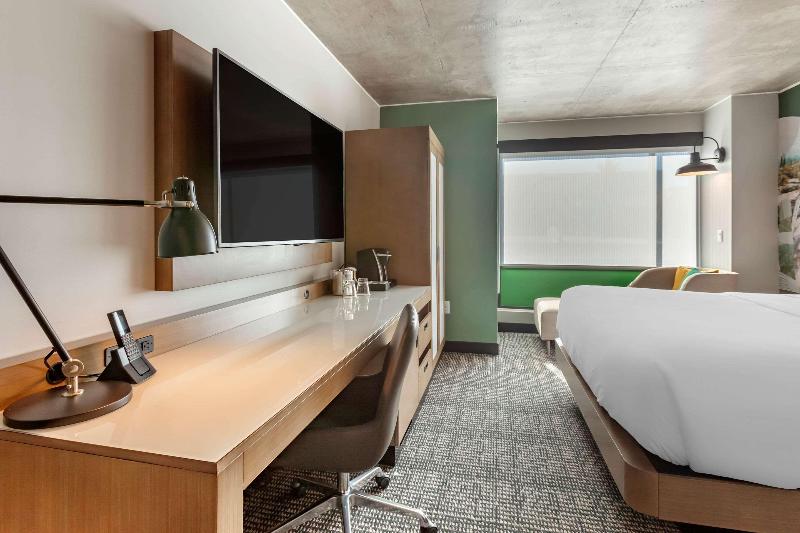 Cambria Hotel Downtown Phoenix Convention Center image
