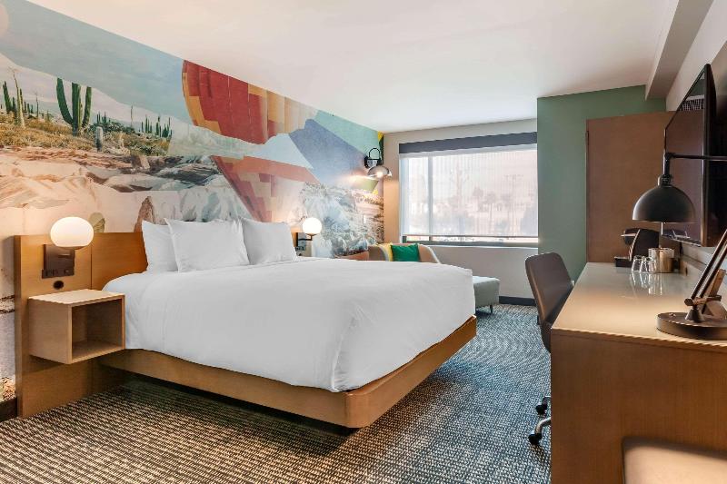 Cambria Hotel Downtown Phoenix Convention Center image