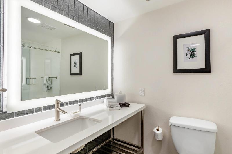 Cambria Hotel Downtown Phoenix Convention Center image