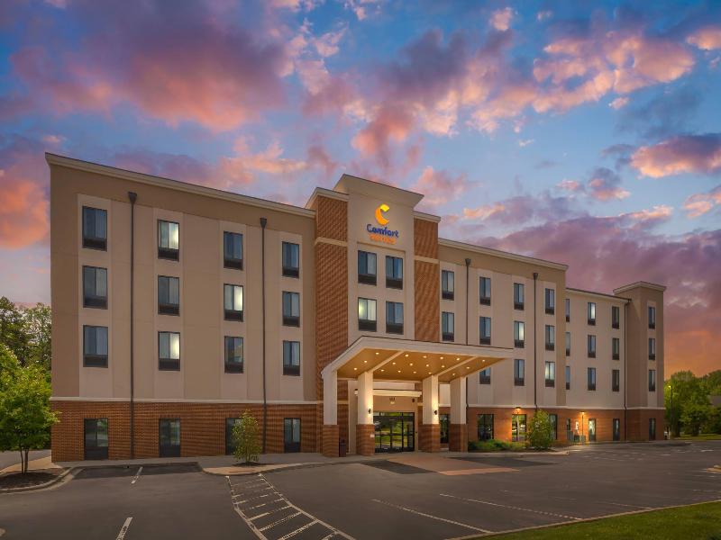 Comfort Suites Greensboro-High Point image