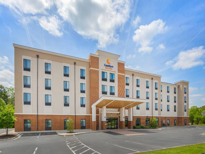 Comfort Suites Greensboro-High Point image