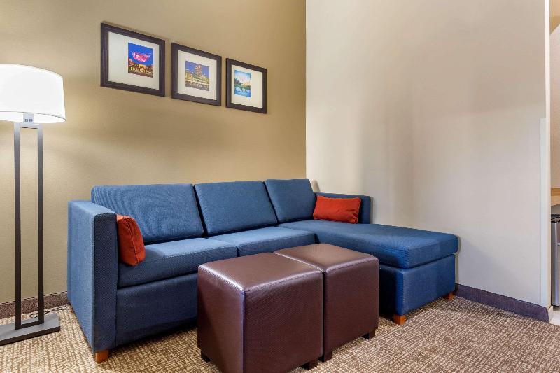 Comfort Suites Greensboro-High Point image