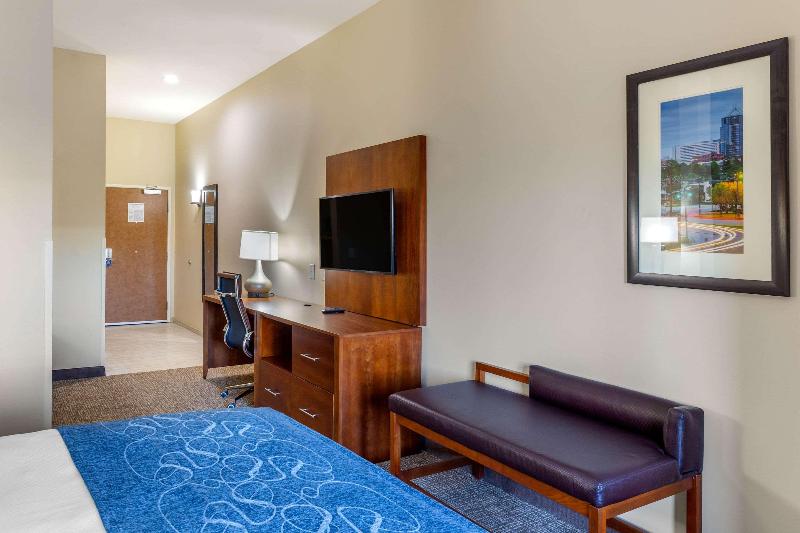 Comfort Suites Greensboro-High Point image