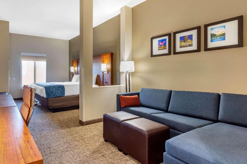 Comfort Suites Greensboro-High Point image