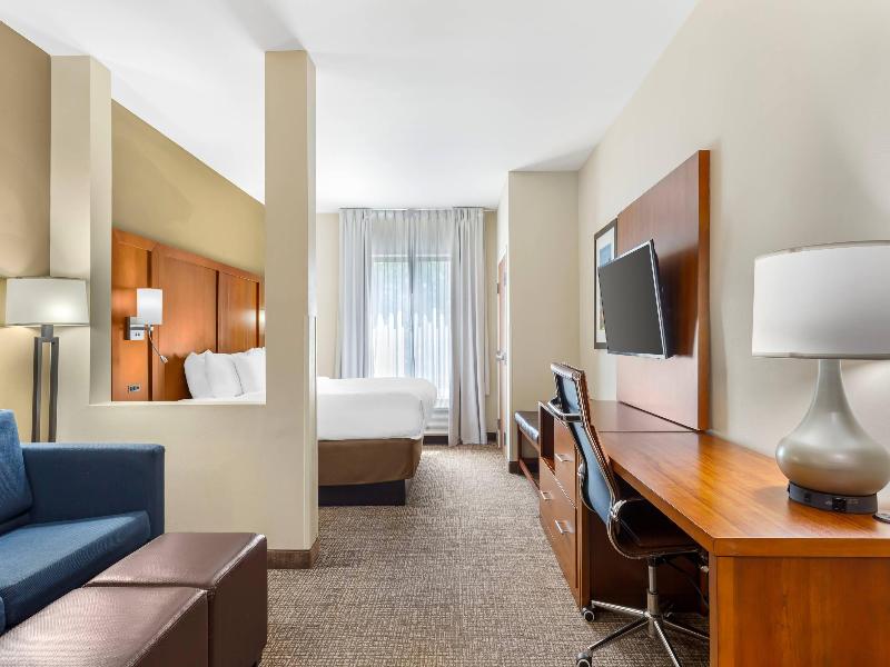 Comfort Suites Greensboro-High Point image