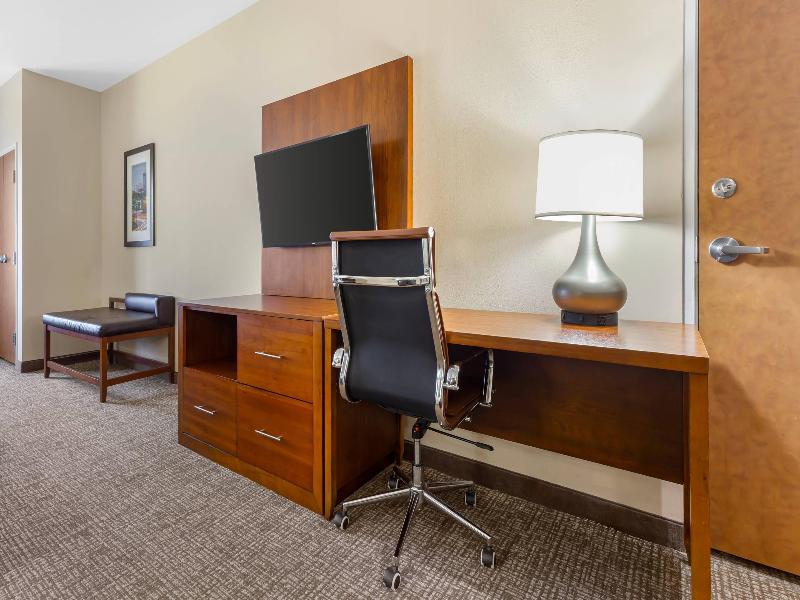 Comfort Suites Greensboro-High Point image