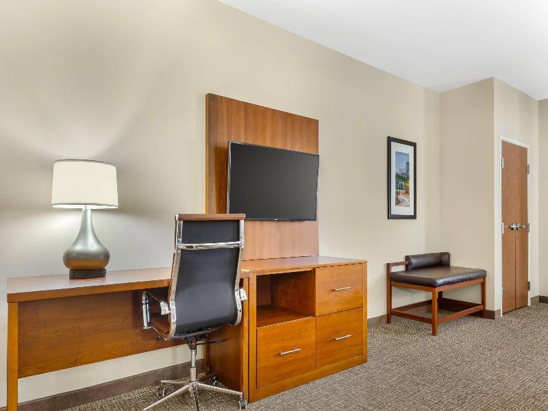 Comfort Suites Greensboro-High Point image