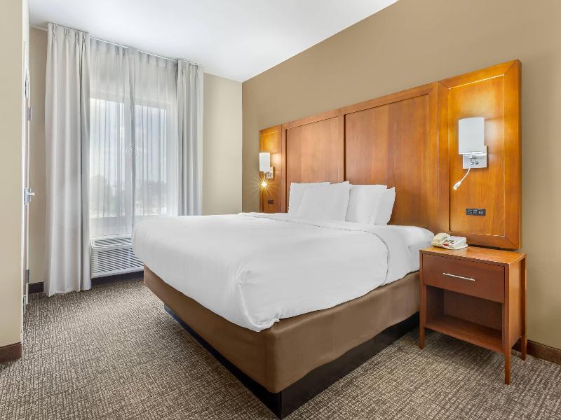 Comfort Suites Greensboro-High Point image